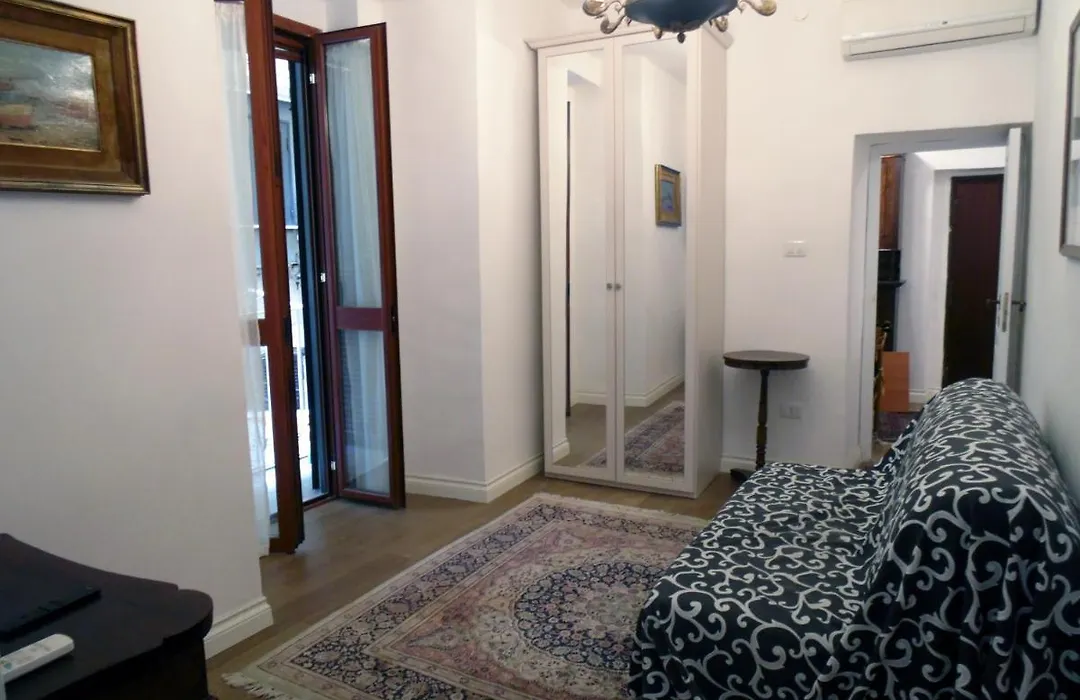 Charme Napoletano Quartieri Spagnoli-1